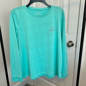 Vineyard Vines T shirt
